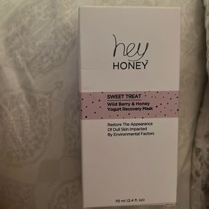 Hey Honey Sweet Treat Wild Berry & Honey Yogurt Recovery Mask